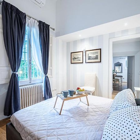 フィレンツェElegante Casa Ai Piedi Di Piazzale Michelangeloアパートメント エクステリア 写真