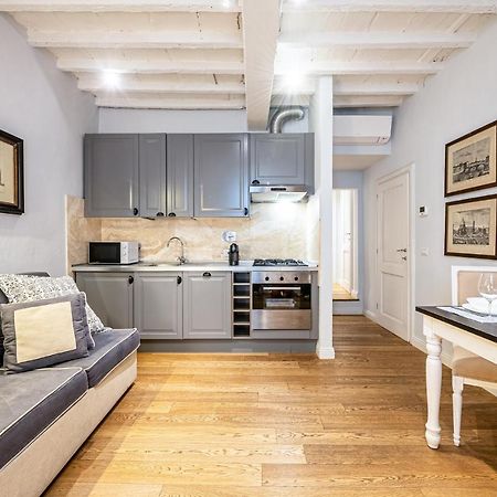 フィレンツェElegante Casa Ai Piedi Di Piazzale Michelangeloアパートメント エクステリア 写真