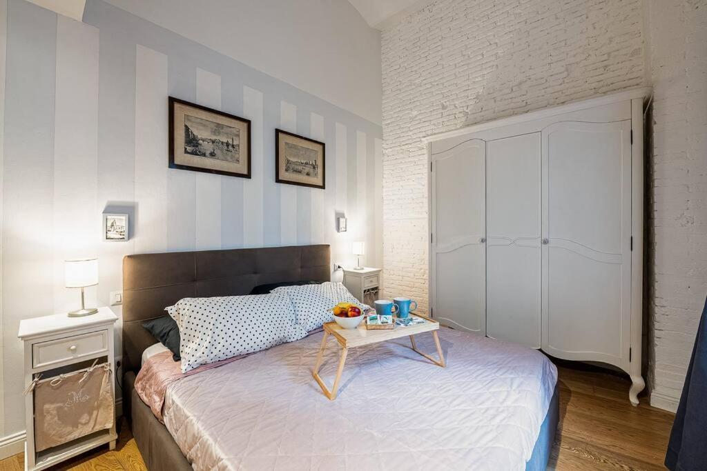 フィレンツェElegante Casa Ai Piedi Di Piazzale Michelangeloアパートメント エクステリア 写真