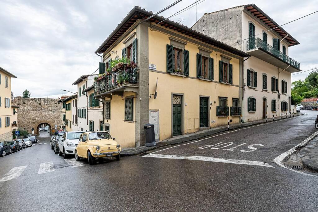 フィレンツェElegante Casa Ai Piedi Di Piazzale Michelangeloアパートメント エクステリア 写真