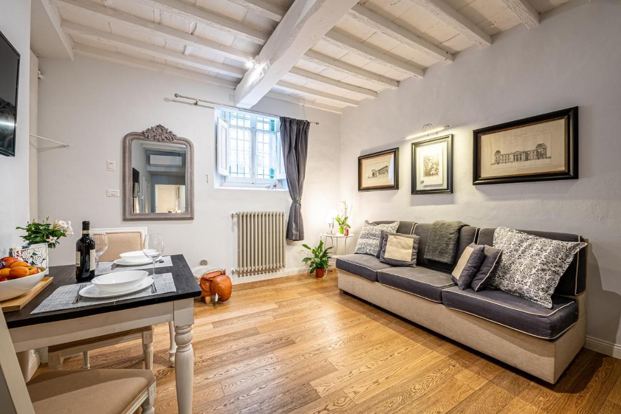 フィレンツェElegante Casa Ai Piedi Di Piazzale Michelangeloアパートメント エクステリア 写真